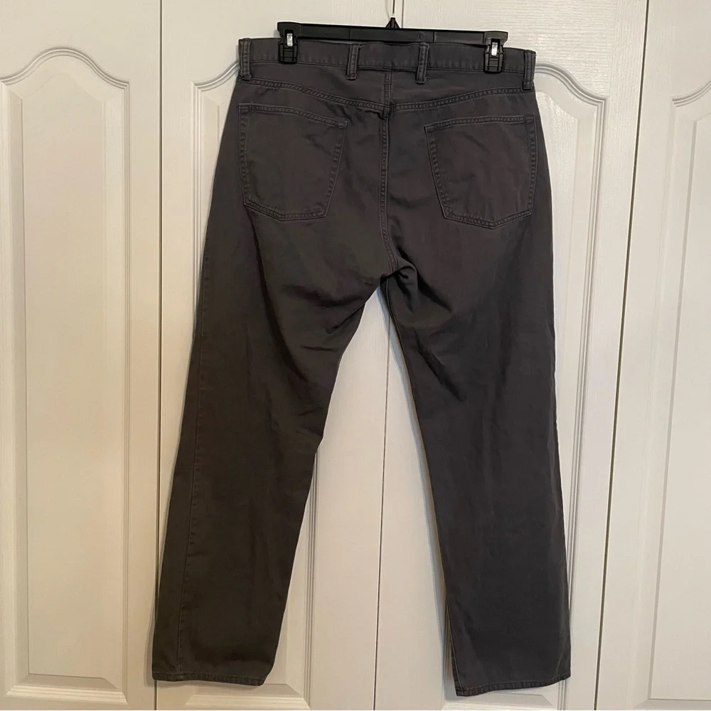 GAP mid-rise straight leg jeans. NWOT